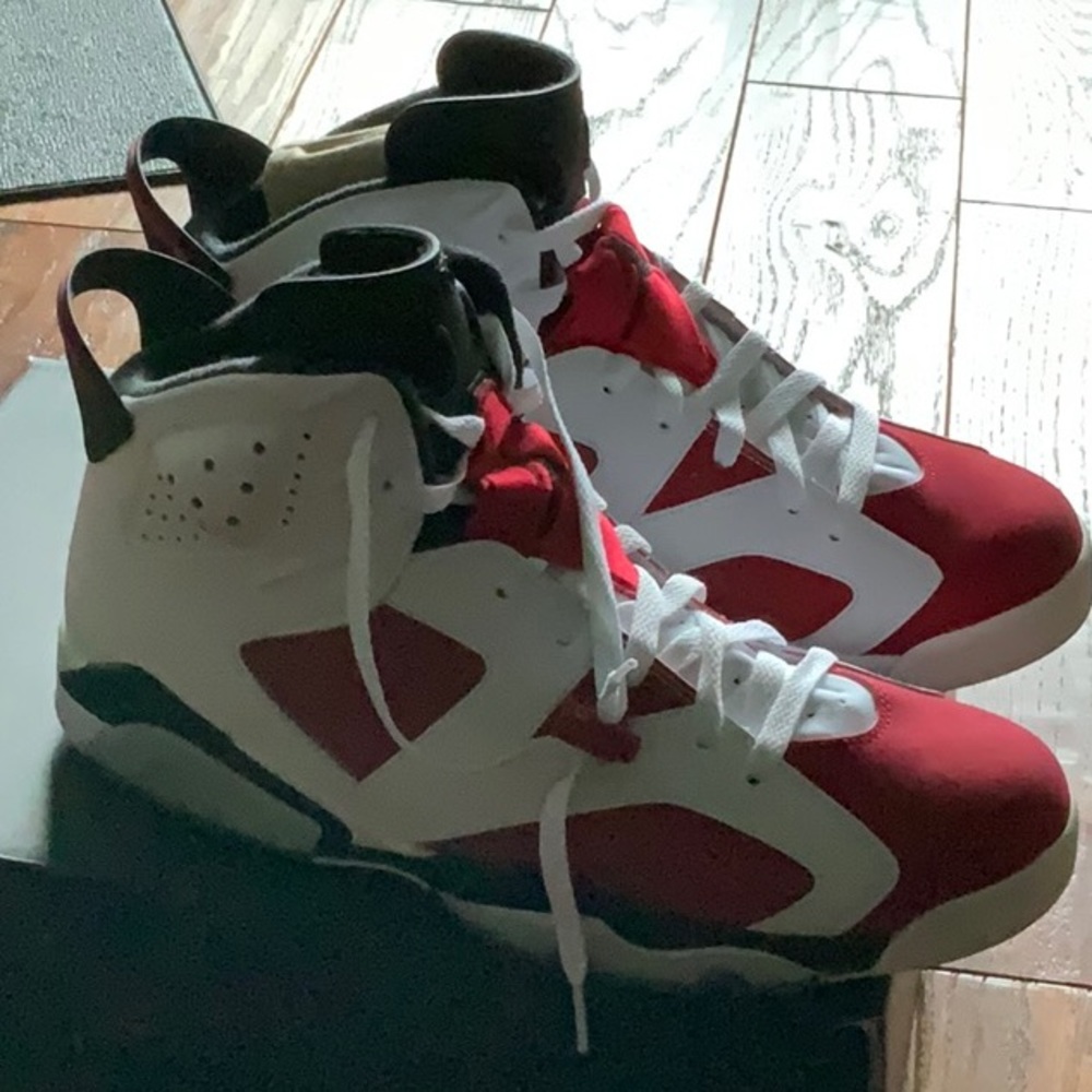 Air Jordan Retro 6 Carmine